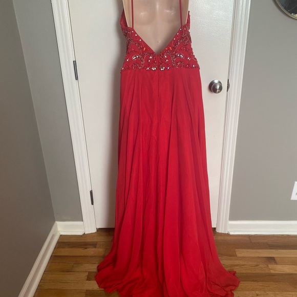Gorgeous red Jovani evening gown sz. 10 - Picture 2 of 7